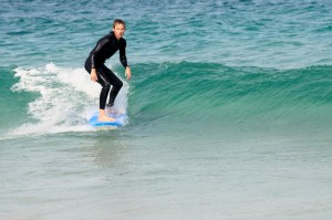 Wellen reiten auf Fuerteventura DSC3752 300x199 Fotos vom Wellenreiten der KW 32 Surf Fotos von unserem professionellen Fotografen Surfen lernen