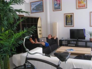 wellenreiten fuerteventura - couch surfer