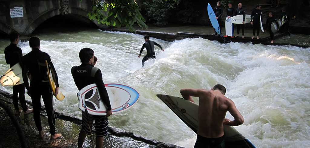 Eisbach Surfen