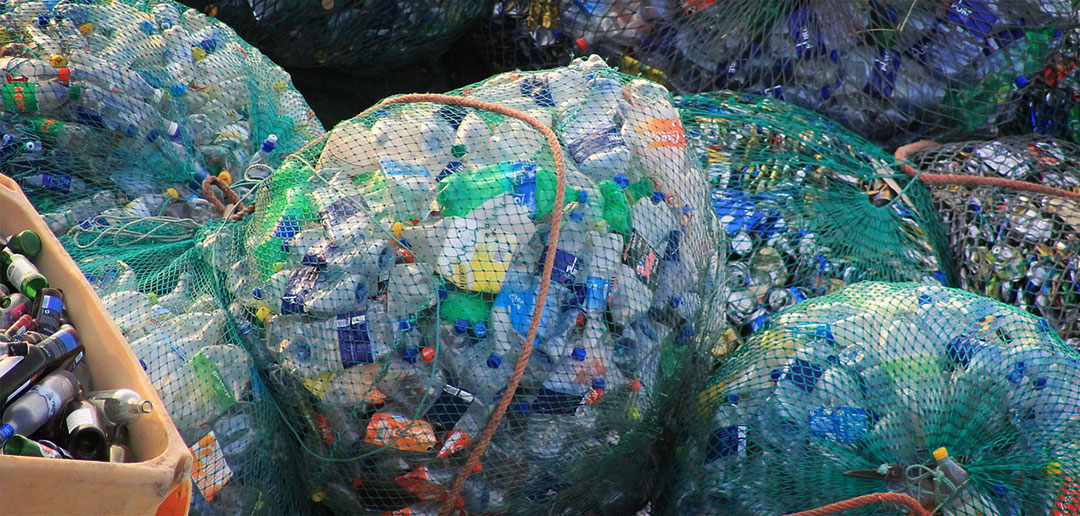 Surfen und Leben ohne Plastikmüll Plastik Müll