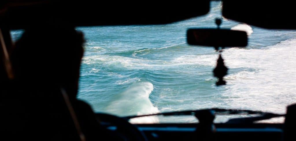 Wo kann man sich einen Bus für seinen nächsten Surftrip mieten?