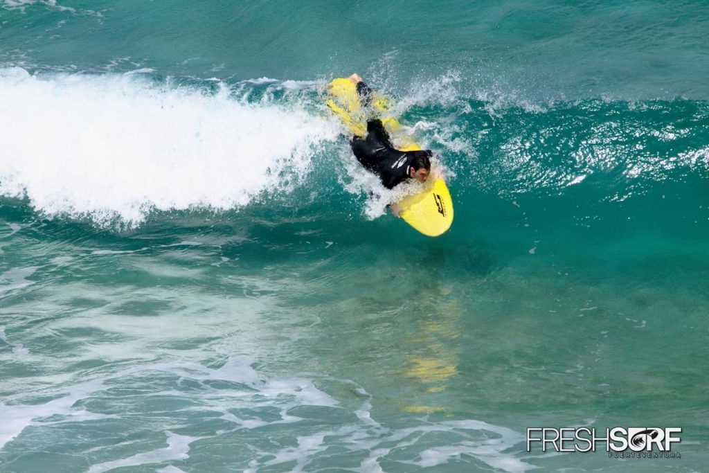 der richtige wipeout beim surfen