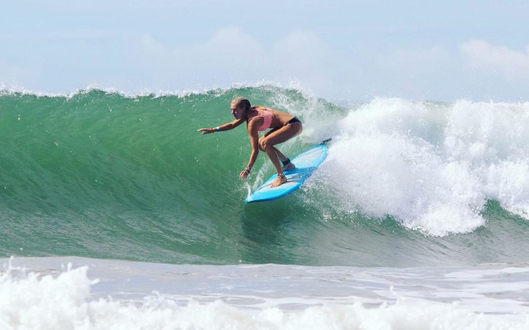Alina Weise – Eine Surferin auf der Suche nach der perfekten Welle