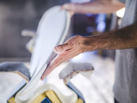 surfboard shapen