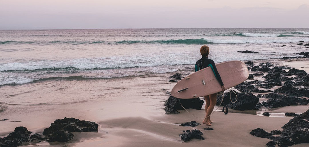 Das darf im Surfurlaub nicht fehlen – Packliste für deinen nächsten Surftrip