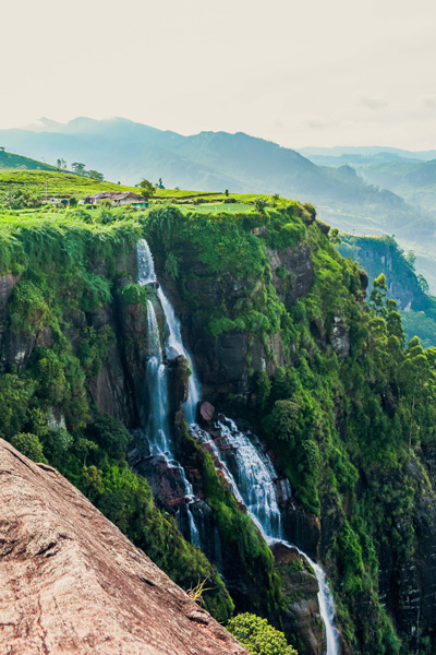 Surfurlaub auf Sri Lanka-Wasserfall