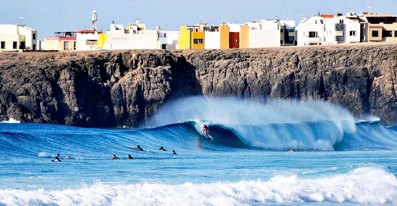 cómo reconocer un buen campamento de surf