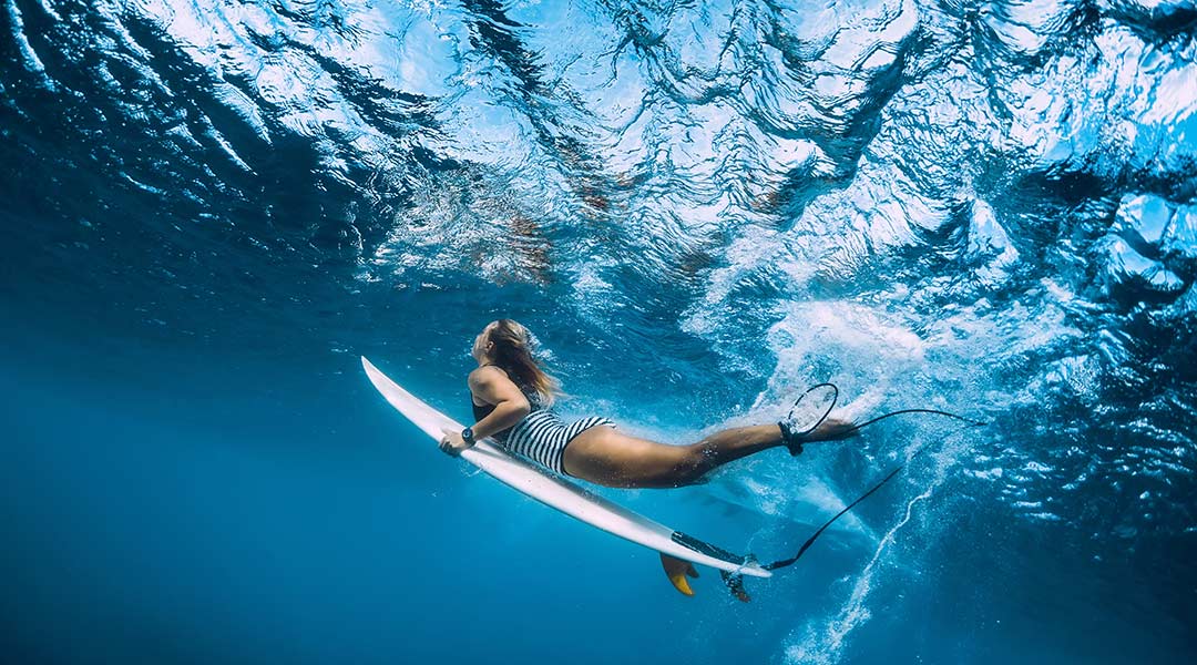das surfboard nach dem beginner surfbrett