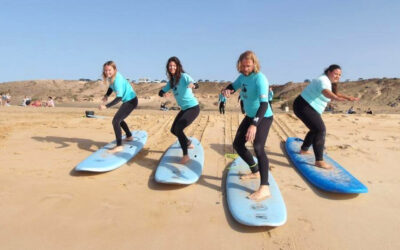 Kleine grüne Wellen in unseren Surfkursen – ein großer Spaß für Alle!