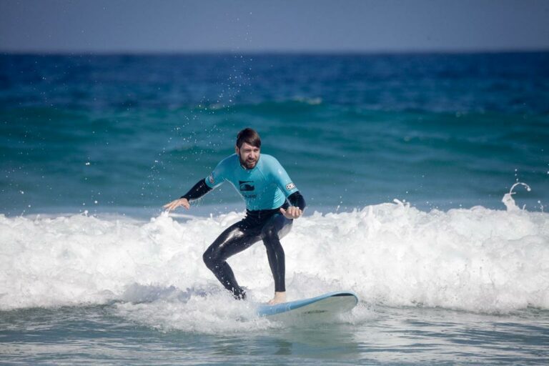 First surf lesson - 1 day of surfing 6 surfen schnupperkurs einsteiger