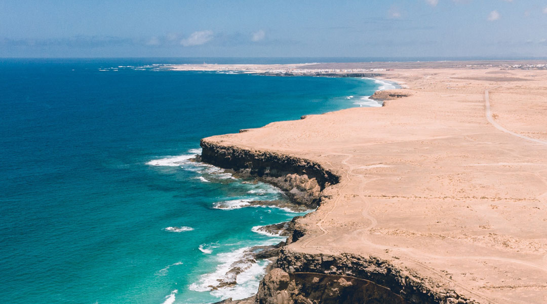 konstante wetterbedingungen beim surfen im surfcamp auf fuerteventura