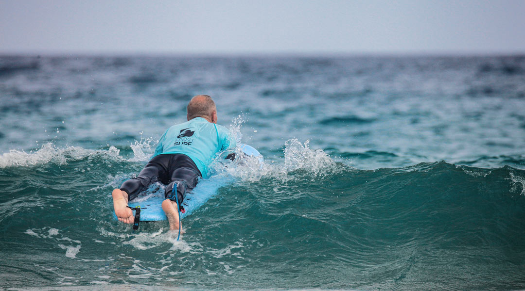 fortschritte beim surfkurs im surfcamp sicherheit