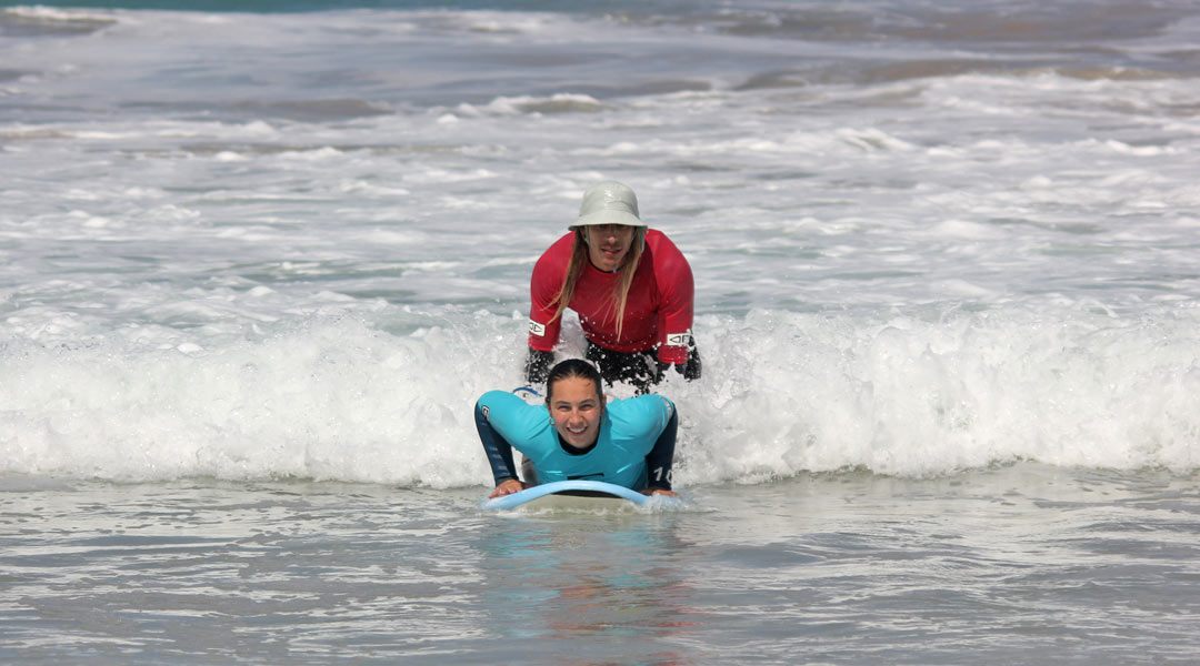 Surf guiding adults