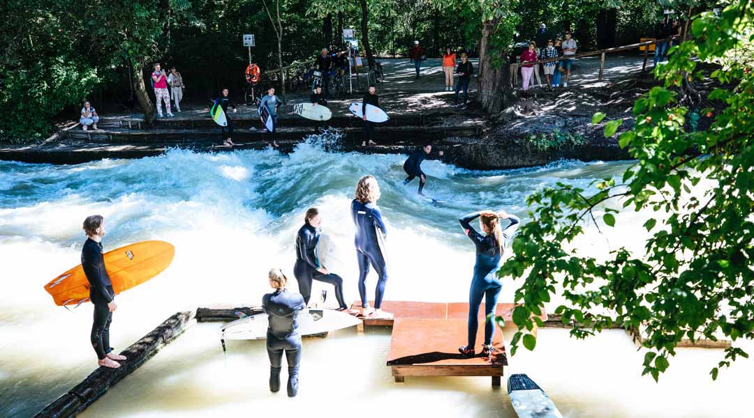 surfen an land - stehende welle münchen