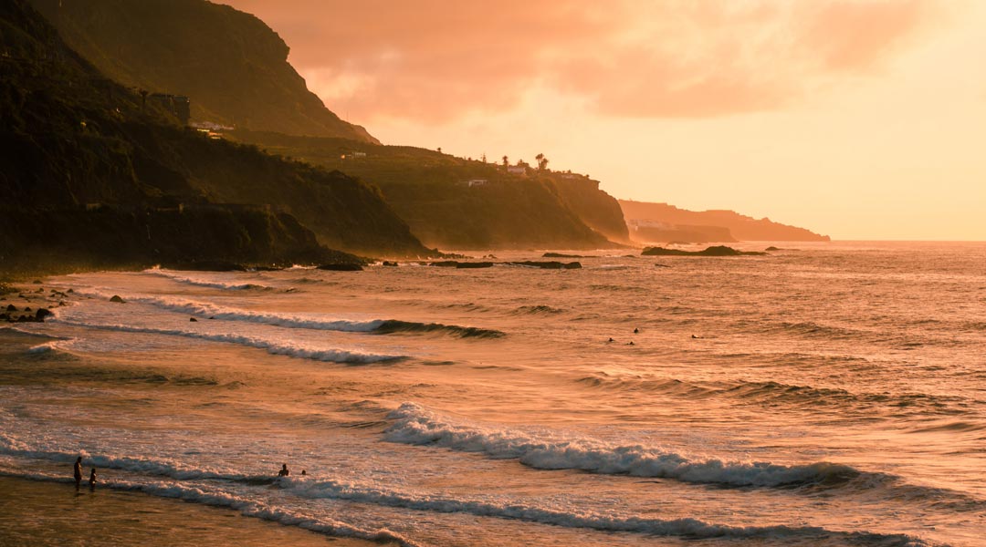 wintersurfspots in europa - golden hour auf den kanaren