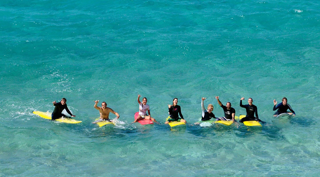 surfausrüstung für anfänger surfschule fuerteventura
