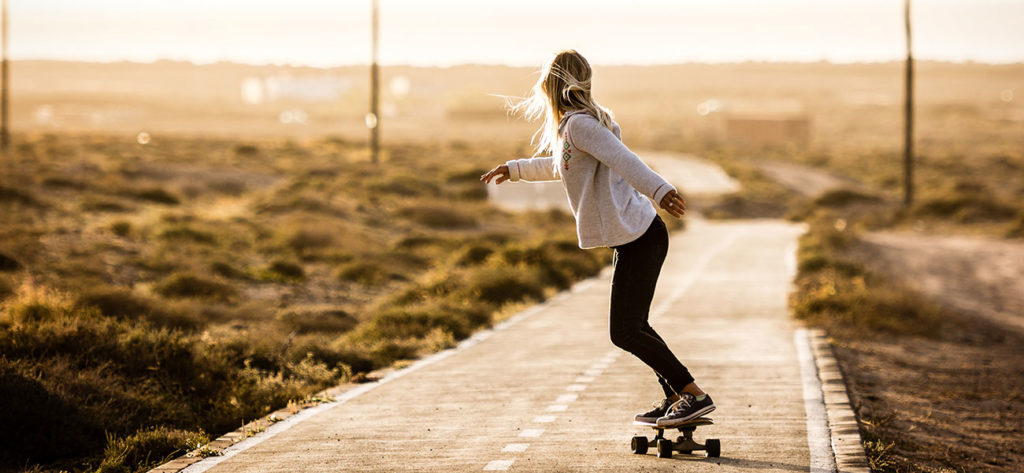surfskating on fuerteventura by dave strijker