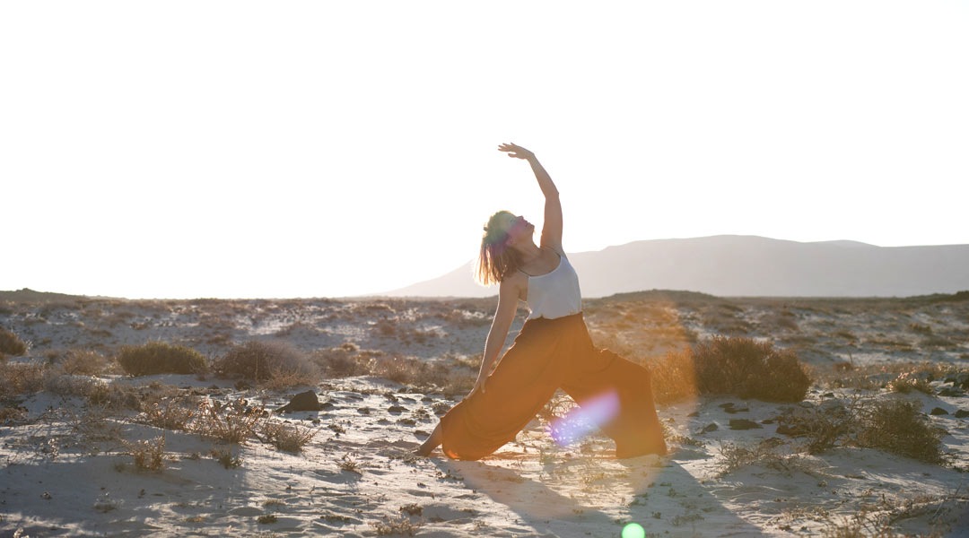 postura de yoga sea inside yoga