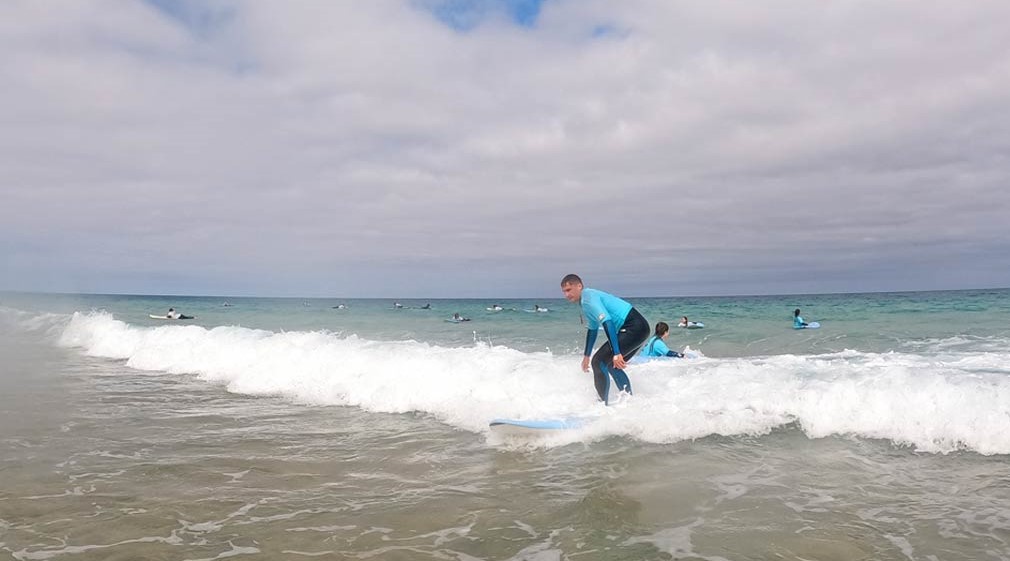 surfen-lernen-im-juni-surfen-beginner