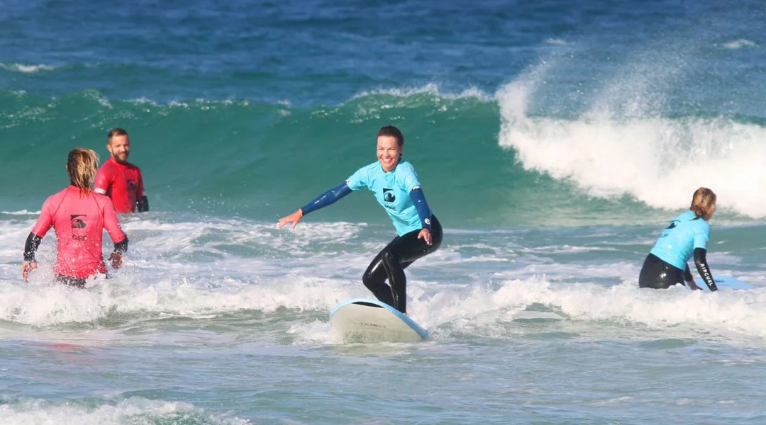 schnupperkurs surfen auf fuerteventura surfing taster course in fuerteventura