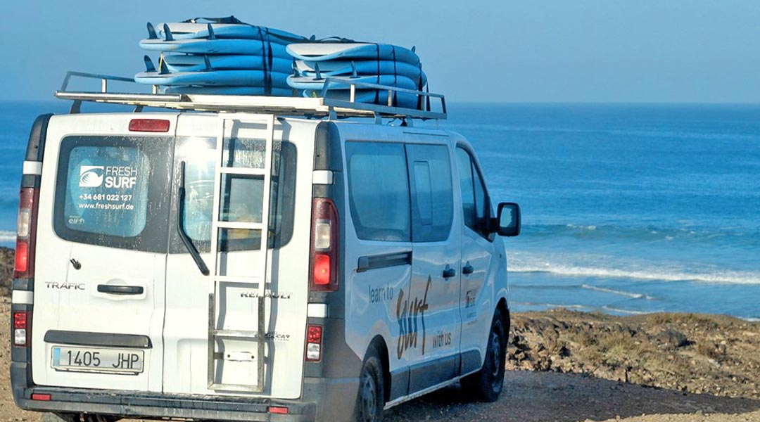 material-zum-surfen-roofrack-fürs-auto