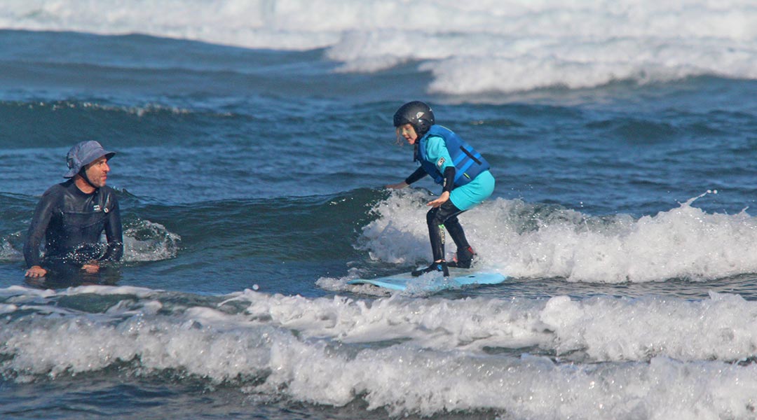 wassersicherheit für kinder_ständige-aufsicht surf course for beginners take-off