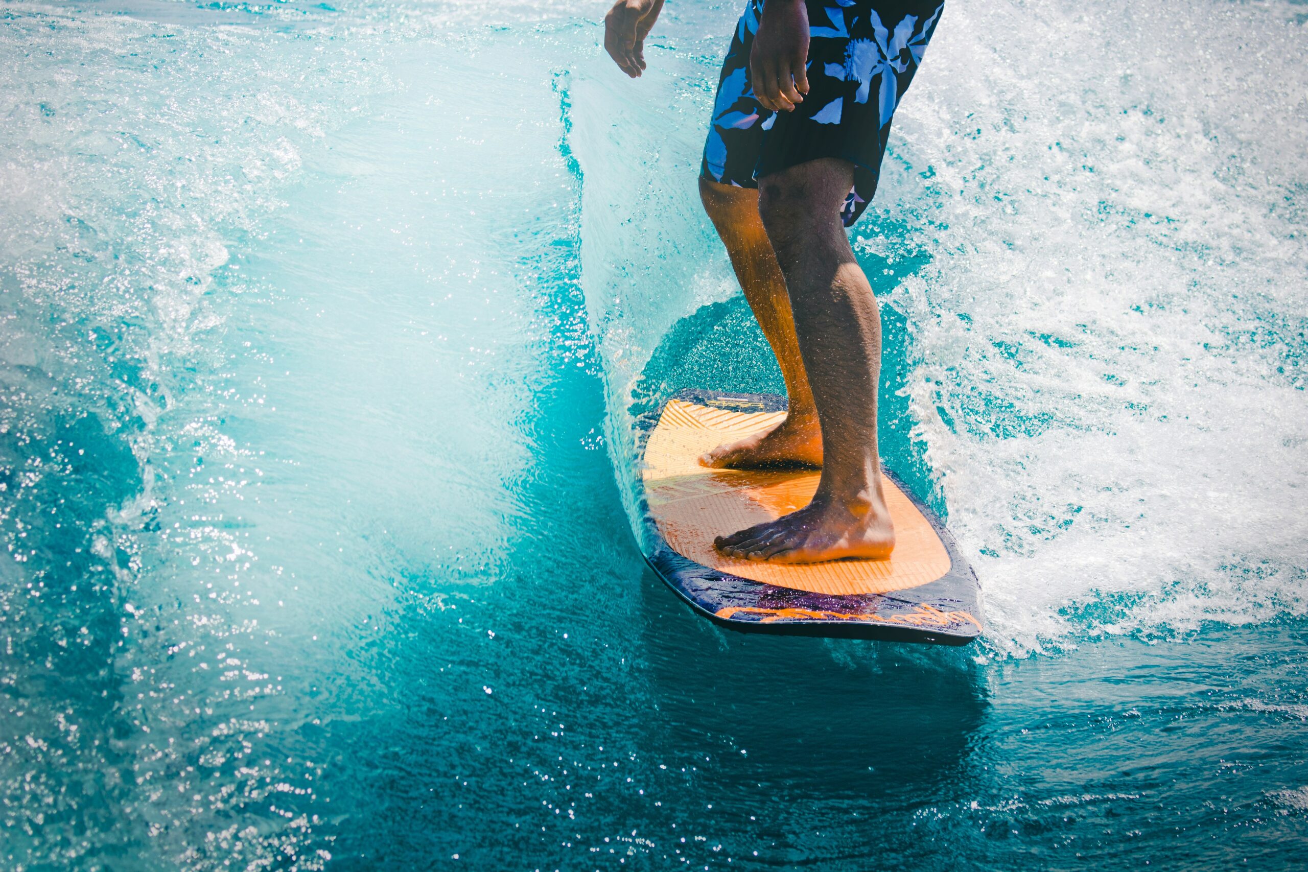 Surfen als stressabbauende Aktivität - auf dem Board stehen
