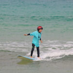 Wassersicherheit für Kinder - Wie Kinder sicher surfen lernen wassersicherheit für kinder_happy-surfer-kid