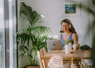 comedor surfcamp lajares coworking