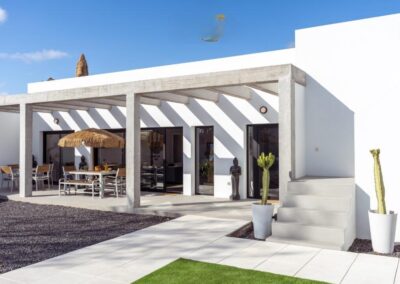 exterior surfcamp lajares comida