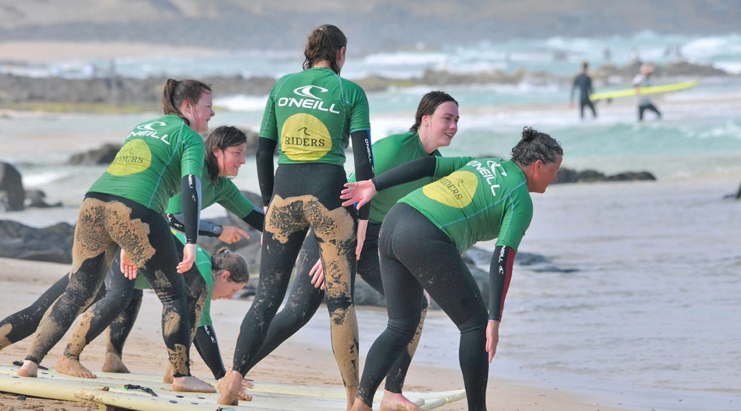 surfcamp im mai - trockenübungen im mai
