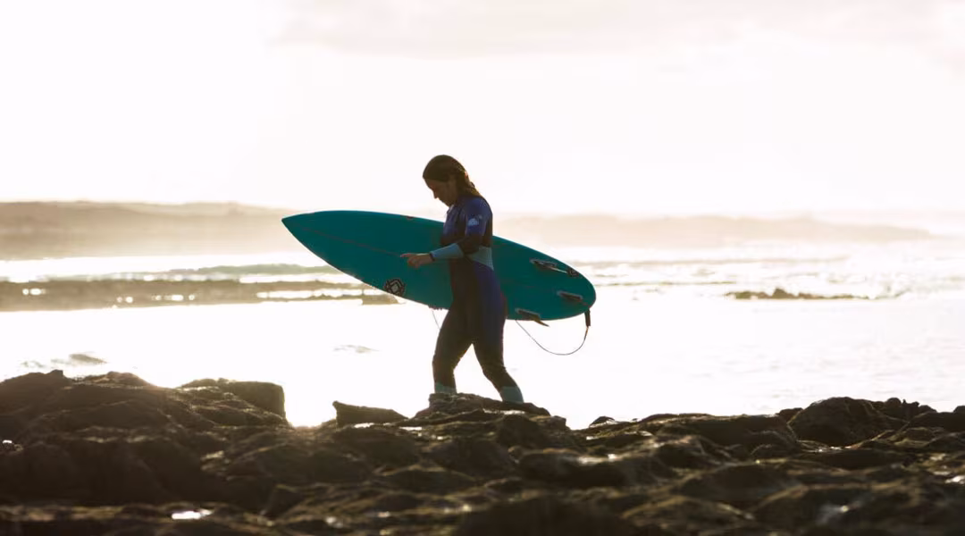 surfkurs fuer intermediates surferin surf course for intermediate surfers