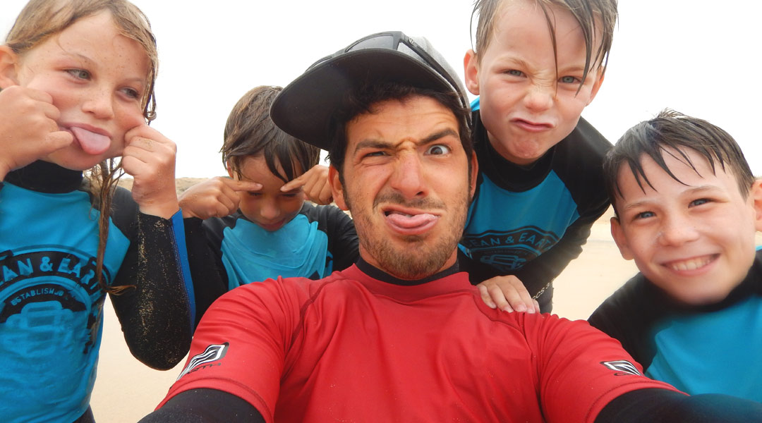 kinder surfkurs auf fuerteventura spass curso de surf para niños en fuerteventura fun
