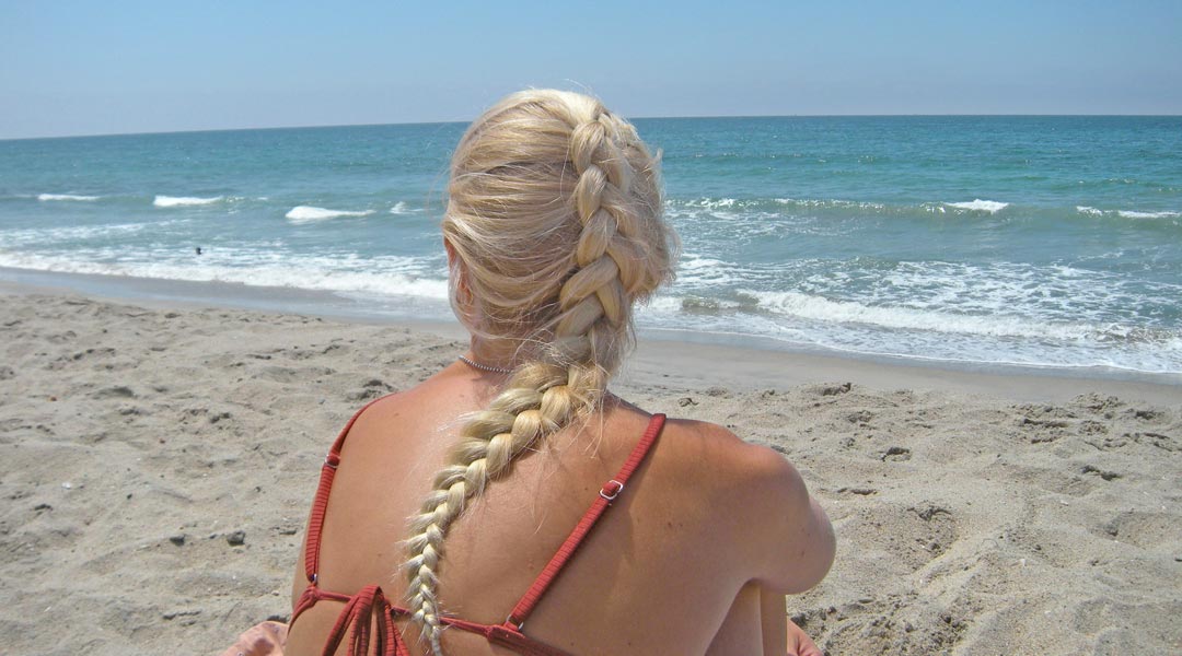 hairstyles for surfing- boxer braid