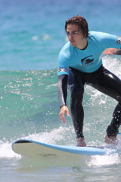 kinder surfen auf fuerteventura board