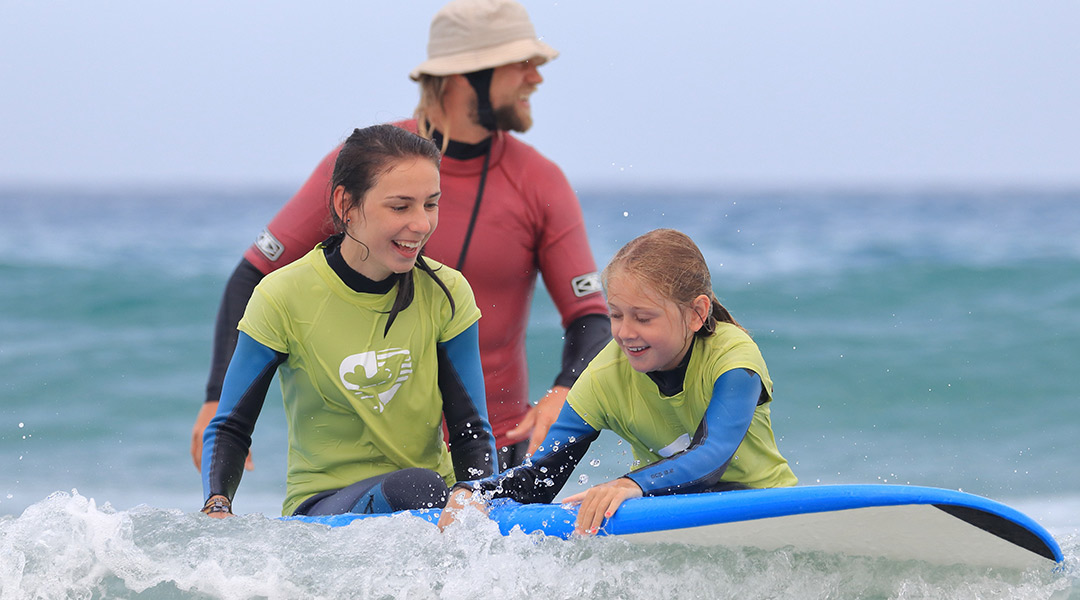 kids-surfing-courses-fuerteventura kids-surfing-courses-fuerteventura